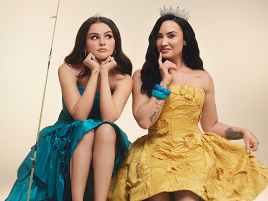 Selena Gomez y Demi Lovato protagonizan un emotivo reencuentro con una colaboración para Rare Beauty selena demi